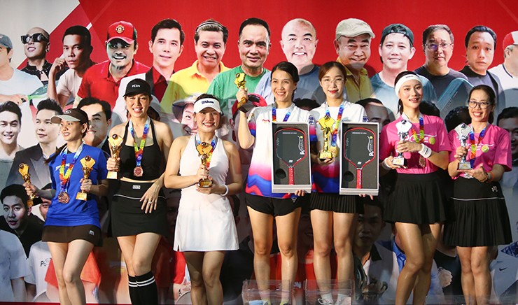 Tuy nhiên, bên kia chiến tuyến, hai tay vợt Mai Trang và Quỳnh Hương cũng thi đấu cực hay, kiên cường phòng thủ trước khi thắng ngược đầy nghẹt thở 16-14 để lên ngôi vô địch.