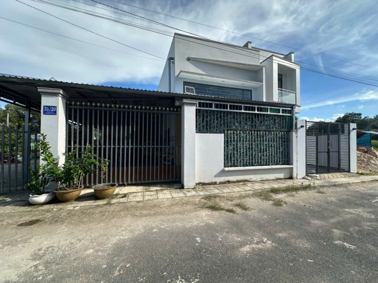 Căn nhà xây nhầm trên đất của chị Thảo. Ảnh: X.A