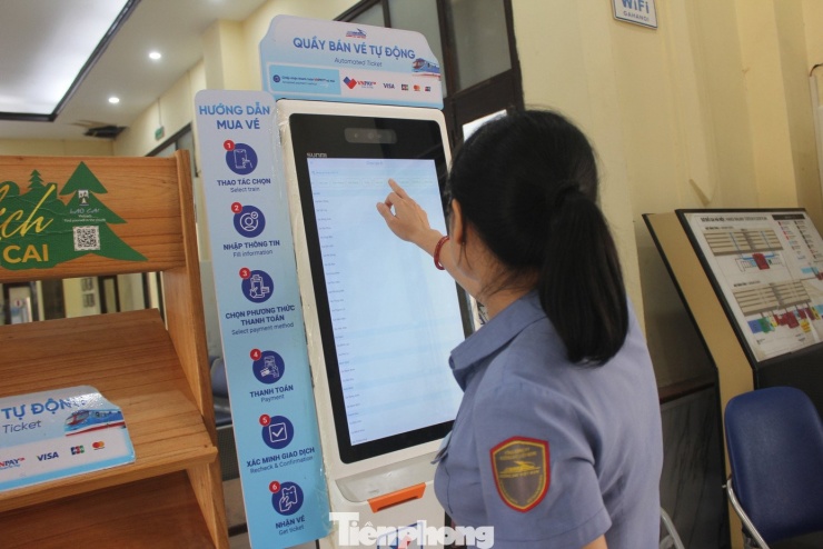 'Cháy' vé tàu Tết ngay ngày đầu mở bán - 5