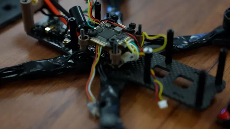 UAV cỡ nhỏ do binh lính Mỹ chế tạo trong quá trình huấn luyện tại căn cứ quân sự Fort Bliss, bang Texas (Mỹ). Ảnh: CNN