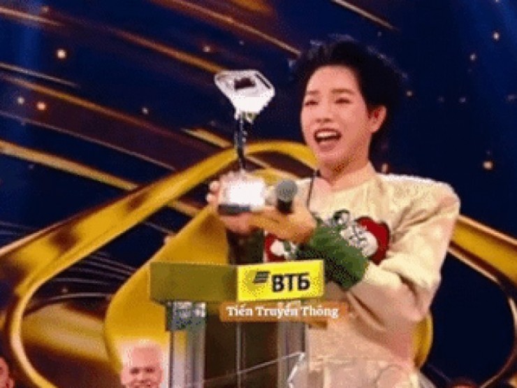 Ca sĩ Đức Phúc làm nên lịch sử khi vô địch Intervision 2025, nhận hơn 9 tỷ đồng