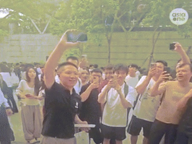Video “tổng tài” thả rơi iPhone 17 mới mua để thử độ bền, kết quả rất bất ngờ