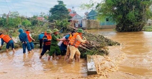 Siêu bão Rasaga đổi hướng đi thẳng vào Vịnh Bắc...