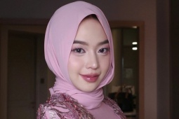 Thanh Thủy được khen 'sáng bừng' khi diện trang phục Abaya