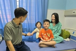 Tin tức trong ngày - Câu chuyện để đời về kỹ năng thoát nạn và giải cứu thành công 3 mẹ con trong vụ cháy nhà ở Hà Đông