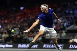 Nóng rực Laver Cup: Zverev bất lực ném vợt, đội Thế giới tiến sát chức vô địch
