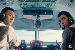 Giải trí - 'Tử chiến trên không' cạnh tranh khốc liệt với 'Mưa đỏ' ở phòng vé, NSX nhờ đến pháp luật