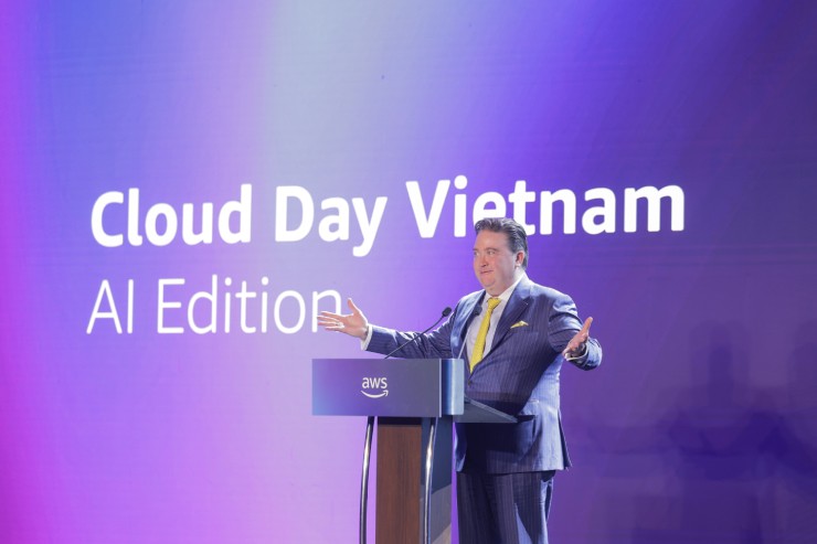 Đại sứ Marc E. Knapper phát biểu tại Ngày Đám Mây Việt Nam 2025.
