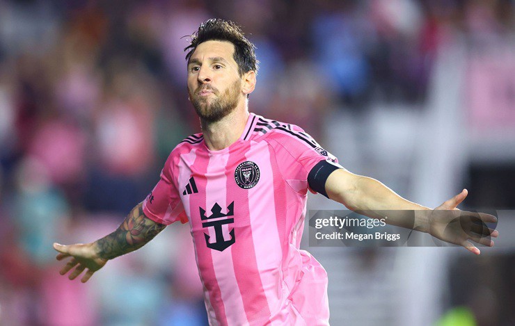 Messi tỏa sáng rực rỡ với 1 kiến tạo và cú đúp bàn thắng