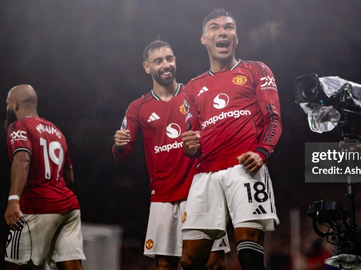 Fernandes, Casemiro lập công cho MU