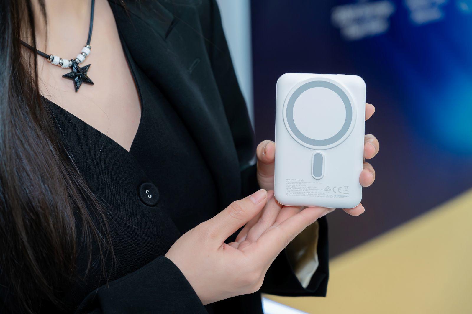 Sạc di động Mophie.