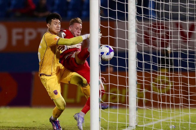 Trực tiếp bóng đá Becamex TP.HCM - Công an TP.HCM: Đội khách ghi bàn thứ 3 ấn định (V-League) (Hết giờ) - 2