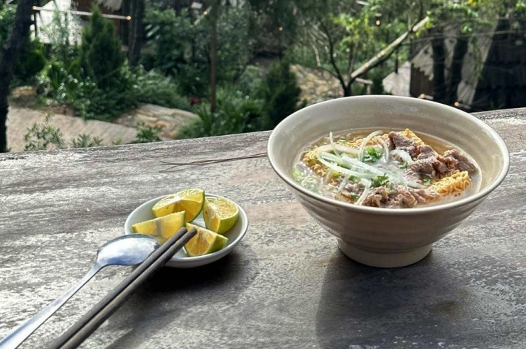 Bạn có thể thỉnh thoảng ăn mì ăn liền, nhưng không 2 lần mỗi tuần. Ảnh minh họa: Ban Mai