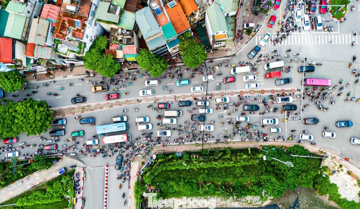 Di chuyển trên Vành đai 2 Hà Nội: Người dân &#39;kẹt xe triền miên, mệt mỏi từng ngày&#39; - 6