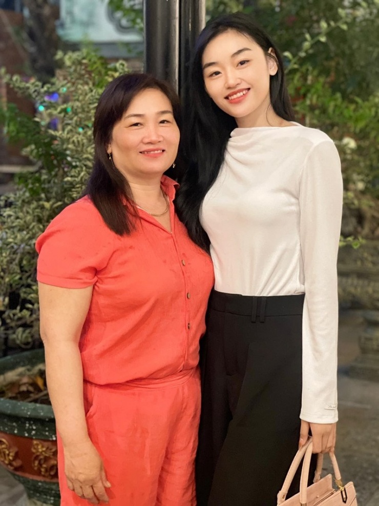 Nguyễn Thị Yến Nhi - Hoa hậu Hòa bình Việt Nam 2025.