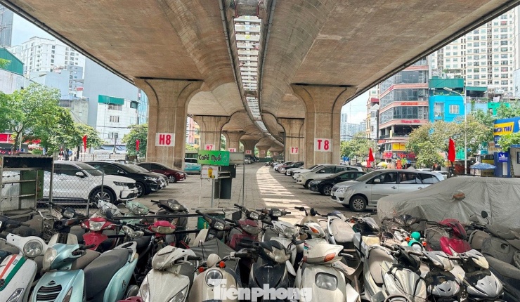 Gầm cầu Vĩnh Tuy 'sạch bóng' ô tô, xe máy - 2