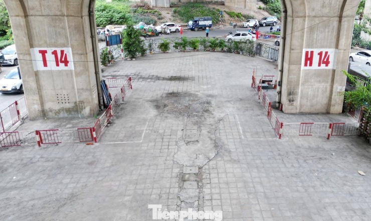 Gầm cầu Vĩnh Tuy 'sạch bóng' ô tô, xe máy - 6