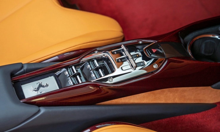 Đại gia Vũng Tàu chi hơn 1 triệu USD mua siêu xe Ferrari 296 độc nhất thế giới - 8