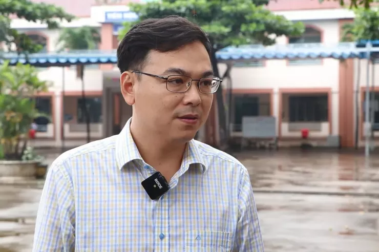 Học sinh trường tiểu học Vĩnh Tân có bàn ghế mới ngay trong hôm nay - 6