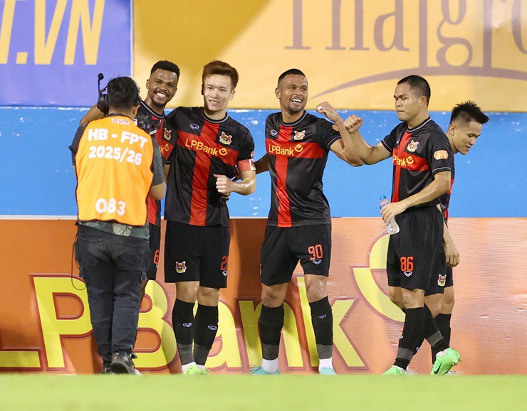 Trực tiếp bóng đá Ninh Bình - Nam Định: Không có bàn danh dự (V-League) (Hết giờ) - 3