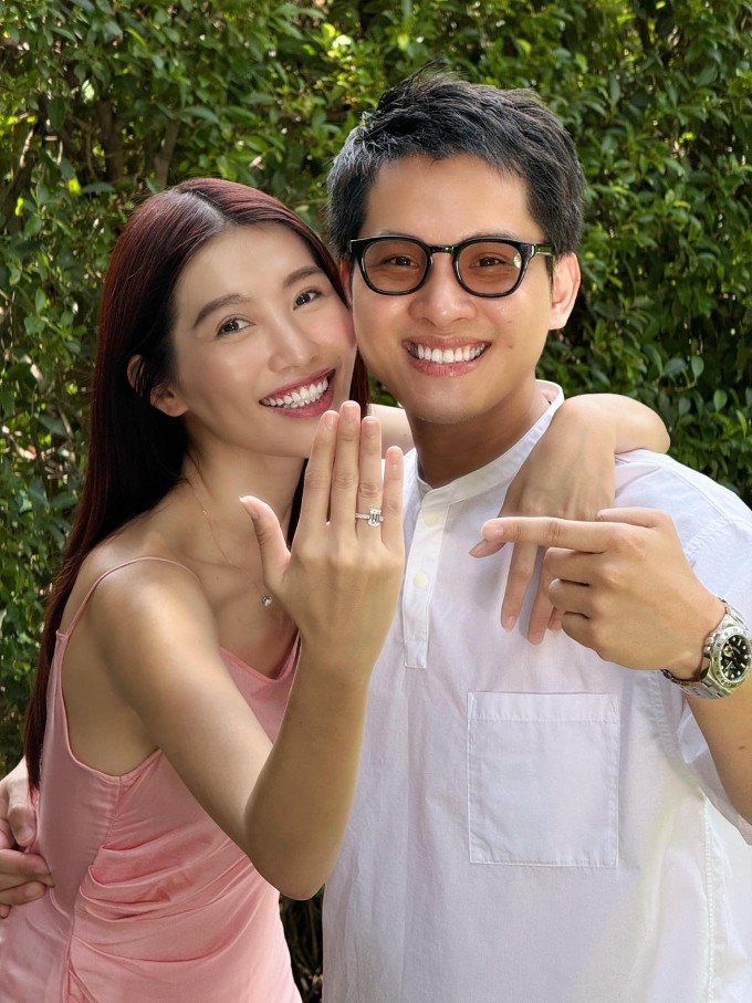 Quỳnh Châu hạnh phúc bên ông xã.