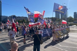 Thế giới - Video: Biểu tình lớn phản đối vai trò của Ba Lan trong xung đột Ukraine