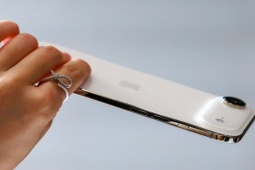 Mở máy iPhone Air cho thấy cách Apple tạo ra chiếc iPhone mỏng đến vậy