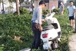 Tin tức trong ngày - Ban Quản lý lên tiếng vụ clip bảo vệ dắt xe máy xuống bãi cát ở Đà Nẵng