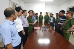 CLIP: Bắt 2 Trưởng khoa Bệnh viện Đa khoa Vùng Tây Nguyên về vụ tán sỏi