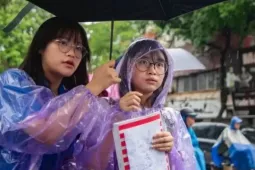 Bộ trưởng Giáo dục yêu cầu đảm bảo an toàn cho học sinh, sẵn sàng học trực tuyến