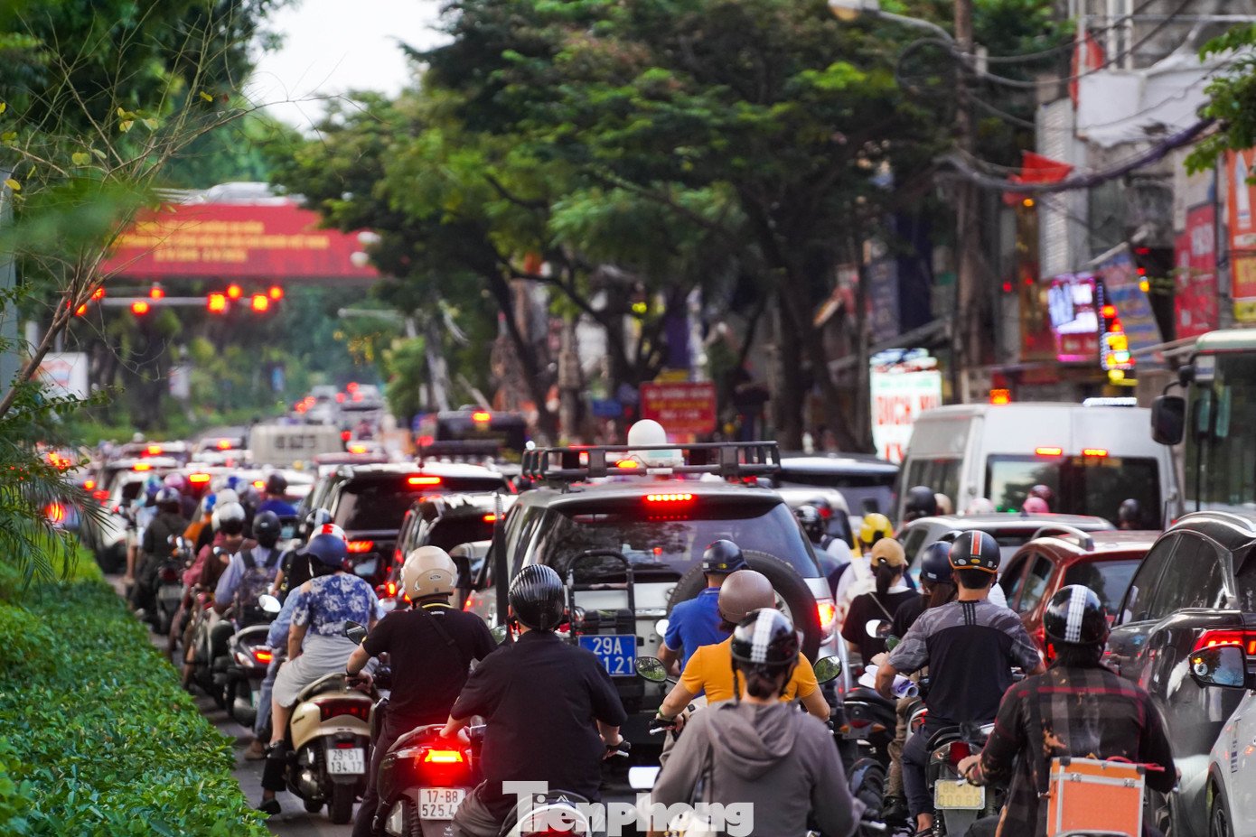 Di chuyển trên Vành đai 2 Hà Nội: Người dân &#39;kẹt xe triền miên, mệt mỏi từng ngày&#39; - 11