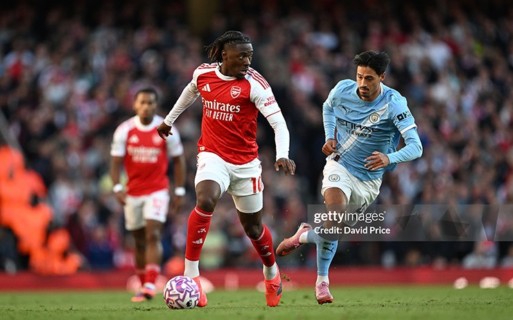 Eberechi Eze dự bị trước Man City