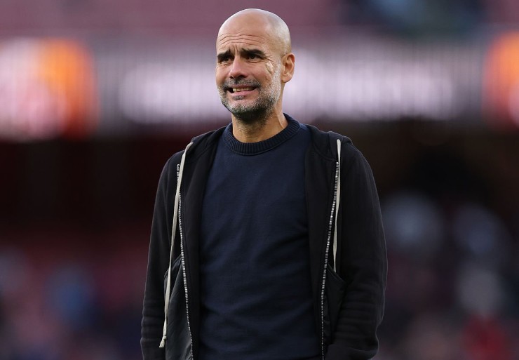 Guardiola bình thản khi Man City bị chỉ trích vì lối chơi khác biệt