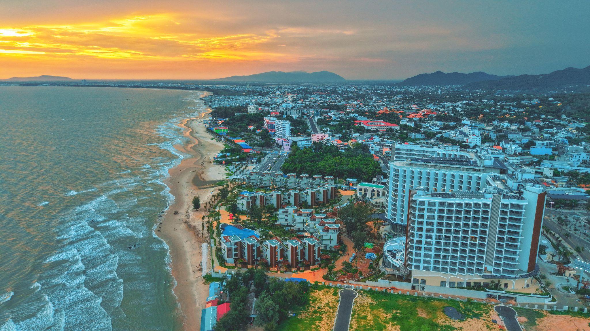 Charm Resort Long Hải tọa lạc tại cung đường biển đẹp bậc nhất Long Hải&nbsp;(Phan An)
