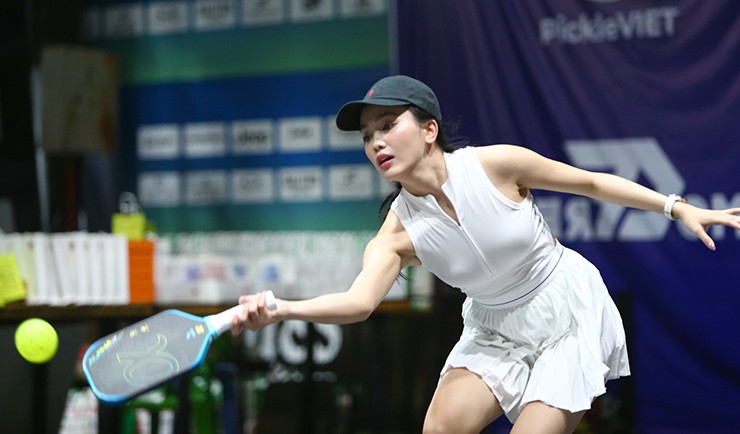 Thi đấu ở nội dung KOL, Đặng Yến cùng đồng đội đã có 3/4 chiến thắng tại vòng bảng, trong đó có 2 trận thắng với tỉ số ấn tượng 11-0 để đi tiếp vào vòng knock-out. Đội của Đặng Yến tiếp tục thắng tại các vòng 1/16 (tỉ số 11-0), vòng 1/8 (tỉ số 11-8) và thắng kịch tính 11-10 tại tứ kết.