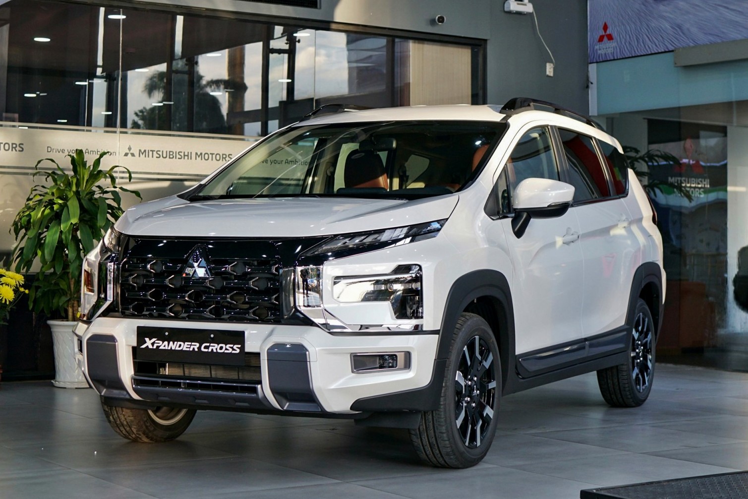 Mitsubishi Xpander phiên bản nâng cấp ra mắt thị trường Việt, chưa về phiên bản HEV - 2