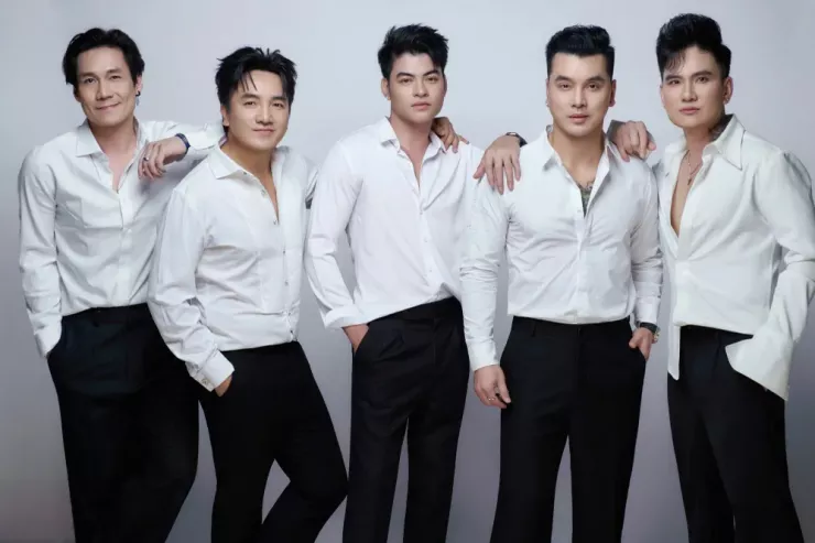 Nhóm Ngũ Hổ Tướng gồm 5 ca sĩ: Ưng Hoàng Phúc, Khánh Phương, Lâm Chấn Huy, Dương Ngọc Thái và Lưu Hưng. Ảnh: Nhóm nhạc Ngũ Hổ Tướng
