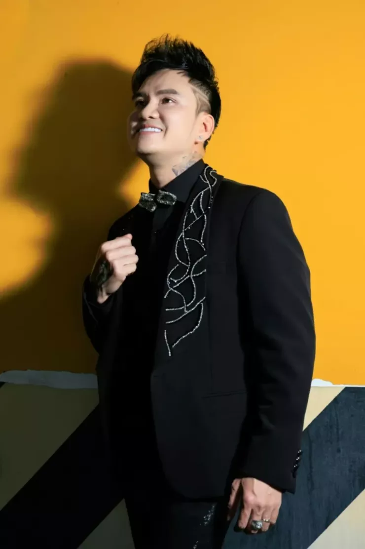Ca sĩ Lâm Chấn Huy.