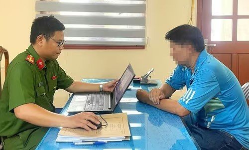 Tài xế Phan Ngọc Giám tại cơ quan điều tra.