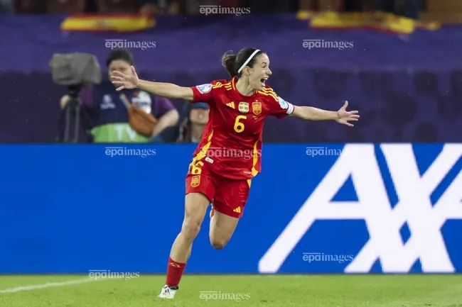 Ngôi sao 27 tuổi người Tây Ban Nha chiến thắng bệnh tật và chiến thắng trên sân cỏ. Ảnh: EPA.