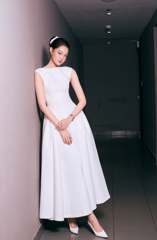 Bé Quyên tên đầy đủ là Trần Thị Bé Quyên, sinh năm 2001, quê Bến Tre. Tại Hoa hậu Việt Nam 2022, cô được đánh giá thuộc nhóm thí sinh tiềm năng cho vương miện hoa hậu, nổi bật với chiều cao 1m74 và số đo ba vòng 77-57-93 cm. Do đó, cô gây tiếc nuối khi dừng chân ở top 10 chung cuộc.