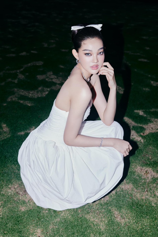 Sau hàng loạt dấu ấn của lĩnh vực thời trang, Bé Quyên bén duyên với diễn xuất, trau dồi nghề nghiệp qua một số MV và bộ phim.