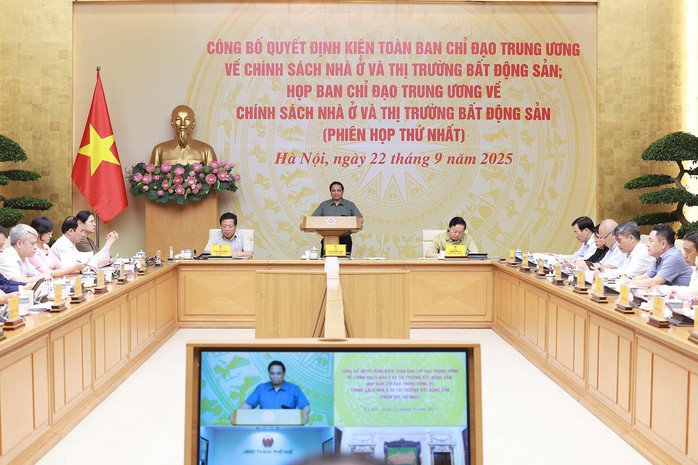 Thủ tướng Phạm Minh Chính chủ trì phiên họp lần thứ nhất của Ban Chỉ đạo Trung ương về chính sách nhà ở và thị trường bất động sản. Ảnh: TTXVN
