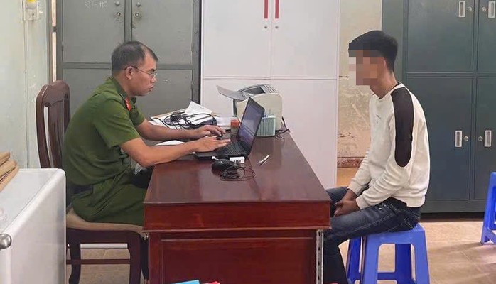 Công an phường Tuy Hòa làm việc với thanh niên đánh thai phụ