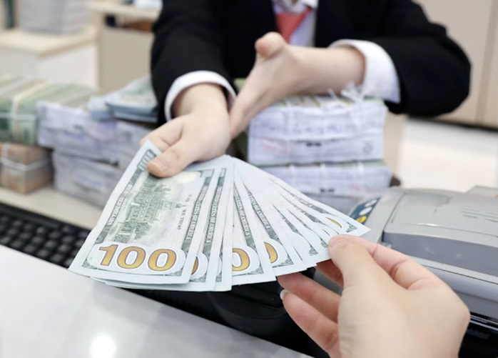Giá USD tự do hạ nhiệt trong thời gian ngắn