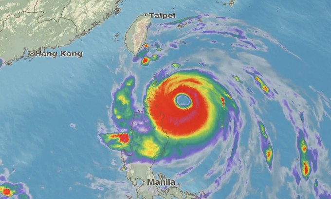 Bão Ragasa quét qua Philippines ngày 22/9. Đồ họa: CNN