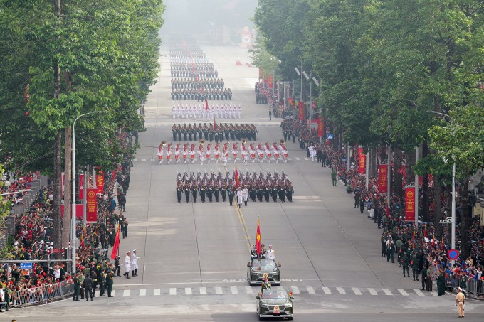 Các khối quân đội tham gia diễu binh dịp 80 năm quốc khánh đi trên đường Hùng Vương. Ảnh: Ngọc Thành
