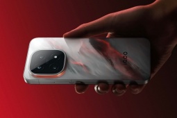 iQOO 15 lộ diện với thiết kế đổi màu, màn 2K AMOLED, pin 7.000 mAh