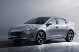 Khách hàng Việt sắp có thêm lựa chọn xe sedan động cơ lai mới