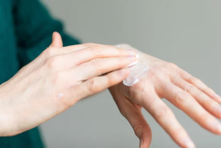 Kem dưỡng da cũng có thể khiến máy quét toàn thân phát cảnh báo.